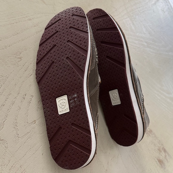 Ariat Woman’s size 9.5 Brown Moccasins with Buffalo Print BNWT $95 - Picture 9 of 9